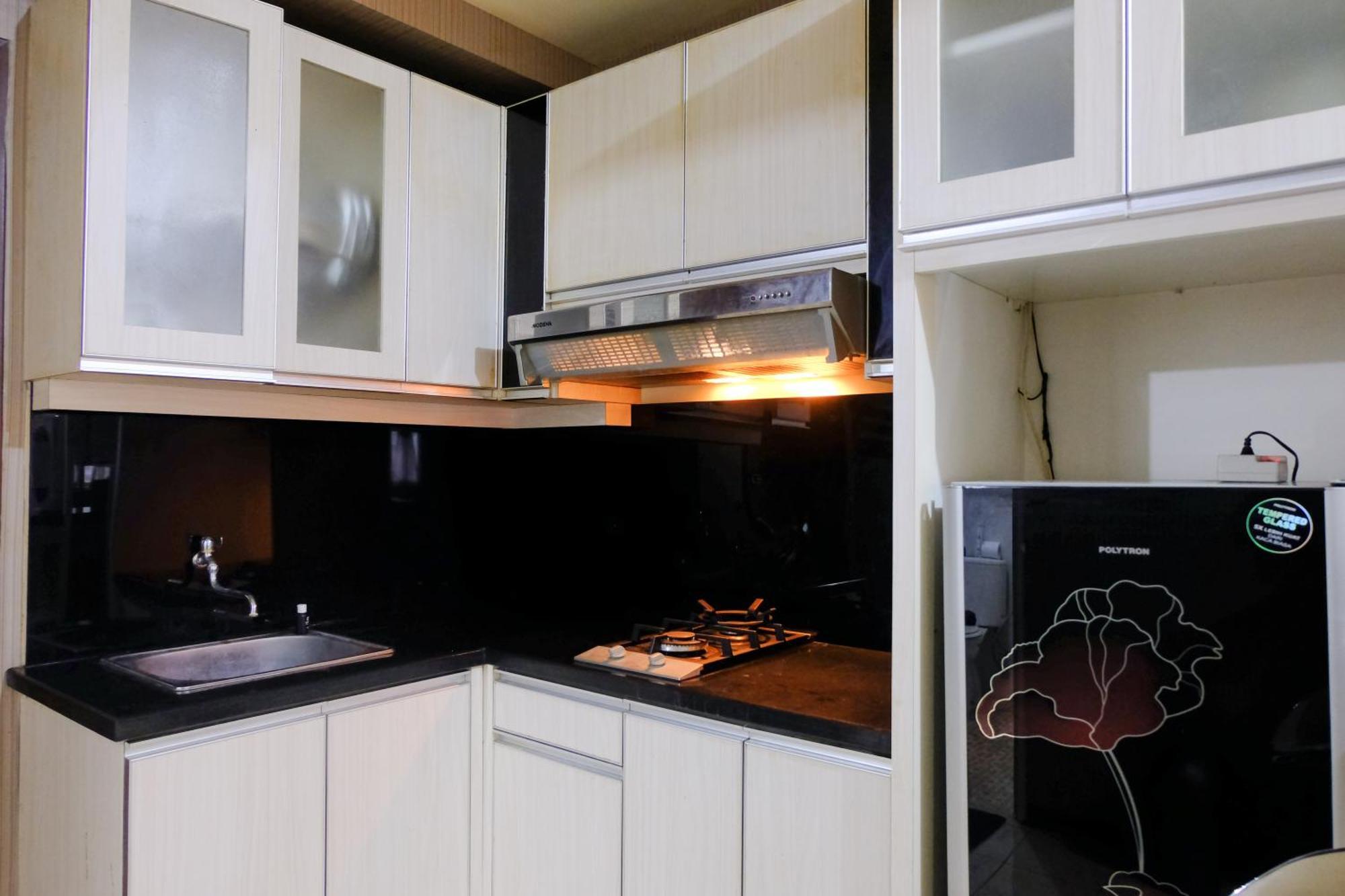 2br At @metro By Travelio Apartemen *